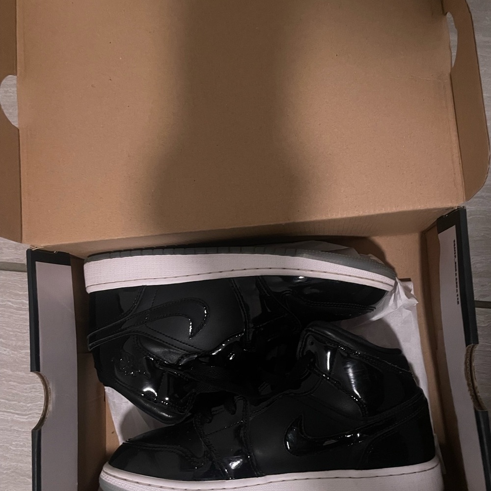 Jordan Kids Shoes - Black and White